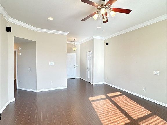 4th image of 3907 SW Surrey Ave