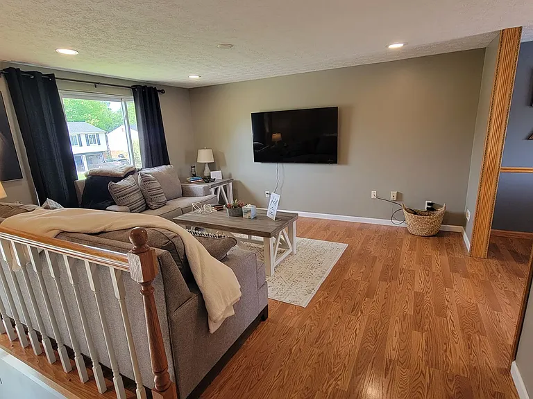 1349 Jennings Ct — Photo 4