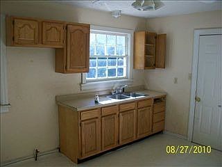 3rd image of 1800 S Meeker Ave