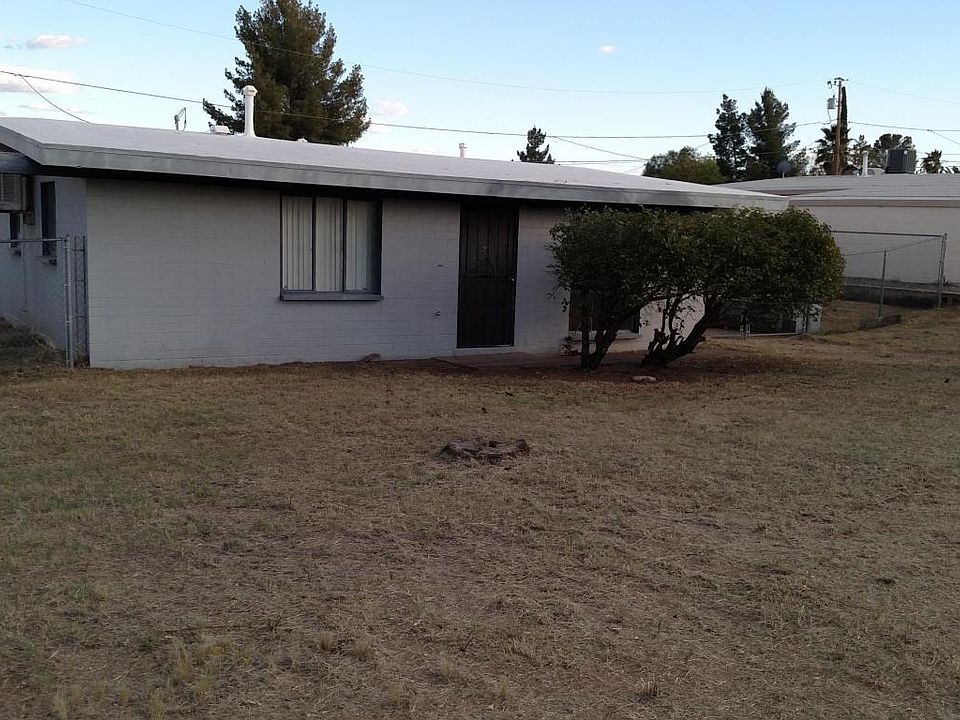 1st image of 121 W Webb Dr