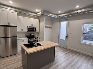 84 Eccles St #4, Ottawa, ON K1R 6S6