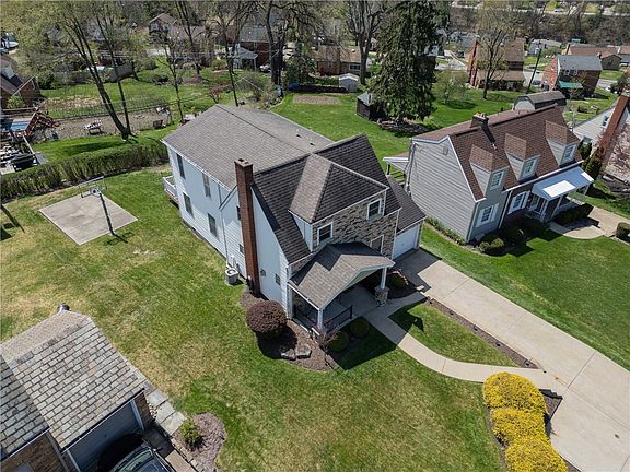 2nd image of 105 Sunny Dr