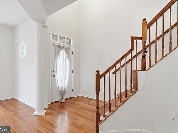3rd image of 13814 Crownsgate Way