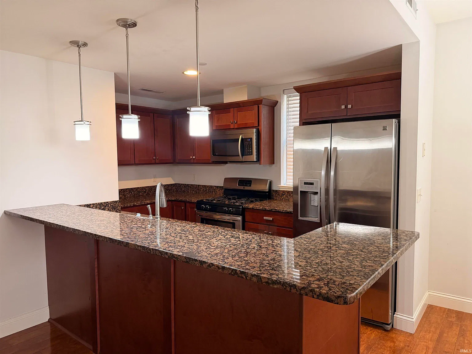 2 bed, 2.0 bath, 1642 sqft, $3,200 — Photo 3