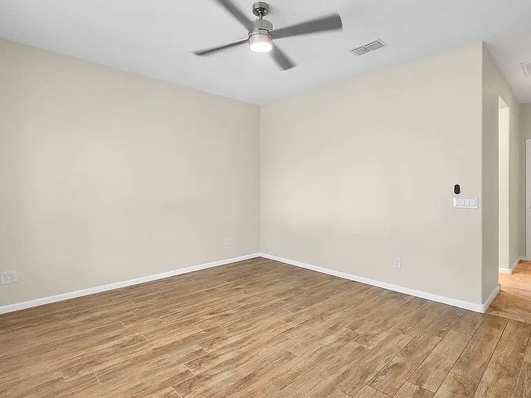 16374 W Amelia Dr — Photo 11