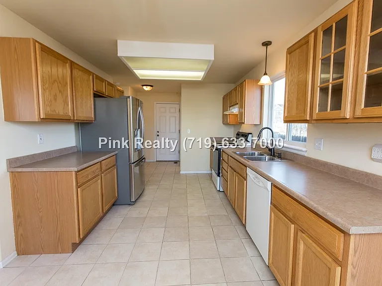 985 Ridgebury Pl — Photo 13