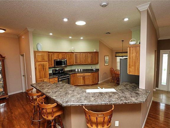 4th image of 700 Ludwell Ln