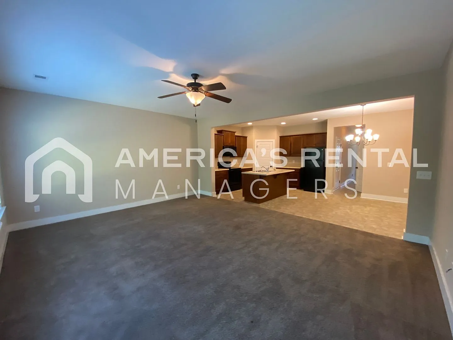 Spacious Town Home in Gardendale - Available to view NOW — Photo 3