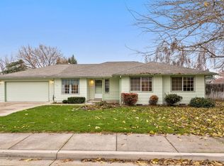 1139 Mayfair Pl, Central Pt, OR 97502