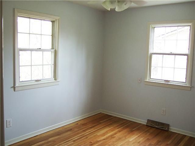 2nd image of 1390 Oakbourne Dr