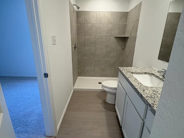 2020 Delphine Dr — Photo 3