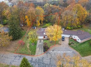 1087 Warren Dr, Wilmington, OH 45177