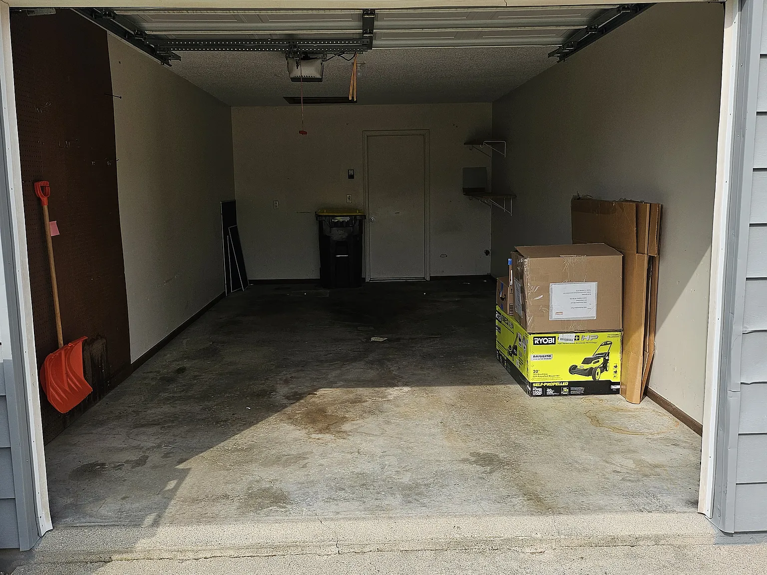 2 bed, 900 sqft, $1,400 — Photo 4