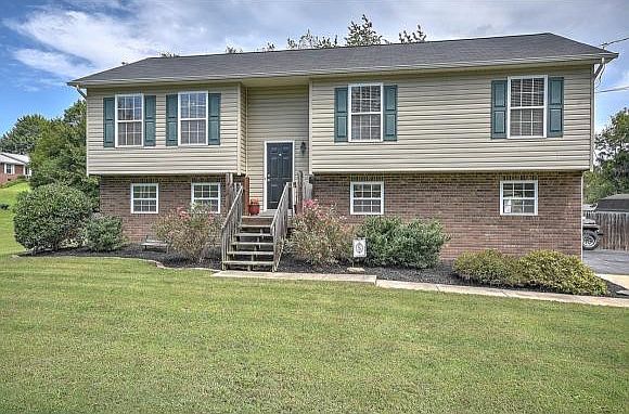 1st image of 142 Molton Cir