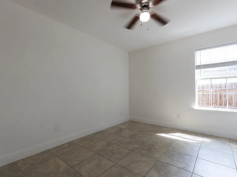 601 Coleman St #2 — Photo 14