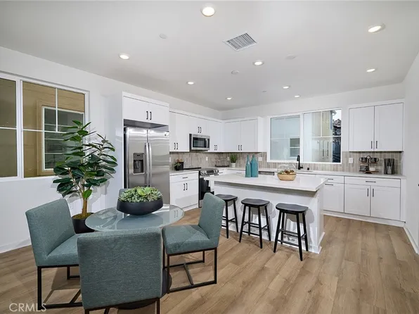 6052 Fairfax Dr, Eastvale, CA 92880