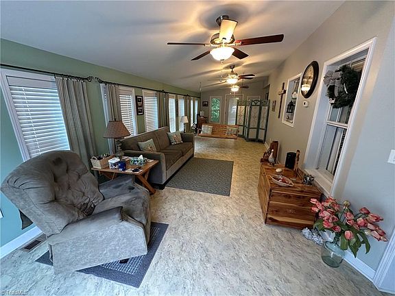 4th image of 108 Hummingbird Cir