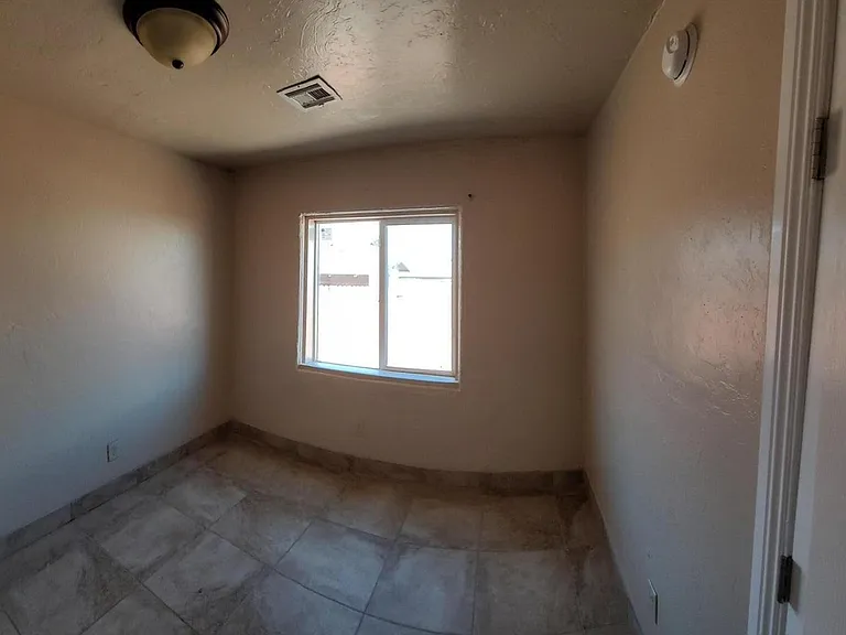 3914 S 5th Ave — Photo 14