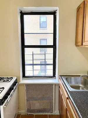 Rented by New York Residence | media 37