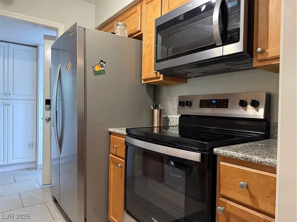 737 Oakmont Ave Unit 1202, Winchester, NV 89109