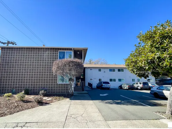 1001 8th St APT 6, Novato, CA 94945