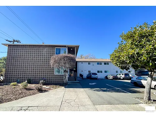 1001 8th St #6 Photo 1