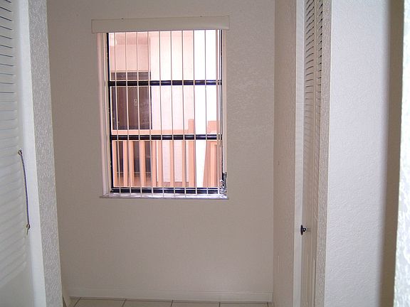 4th image of 1021 Mockingbird Ln APT 313