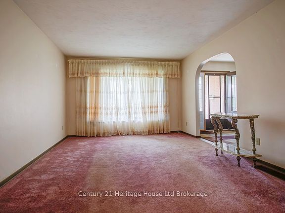5th image of 165 Park Row