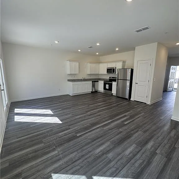 3009 Acacia Cir — Photo 6