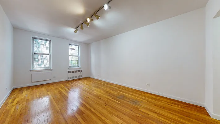 Rented by Bond New York | media 2