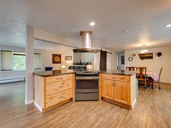 5th image of 7415 Castle Rock Lake Dr