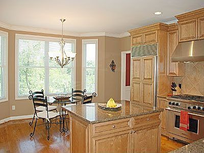 4th image of 1093 Tuscany Pl