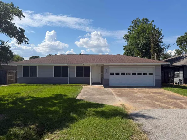 6321 Dave St, Groves, TX 77619