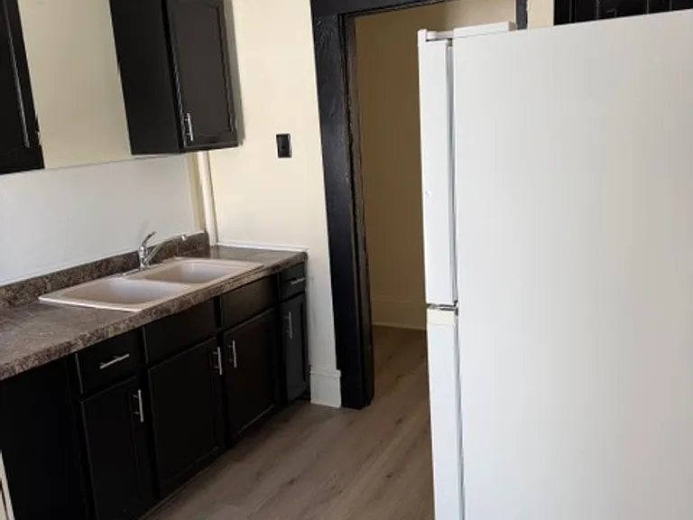 303 Logan Ave — Photo 9