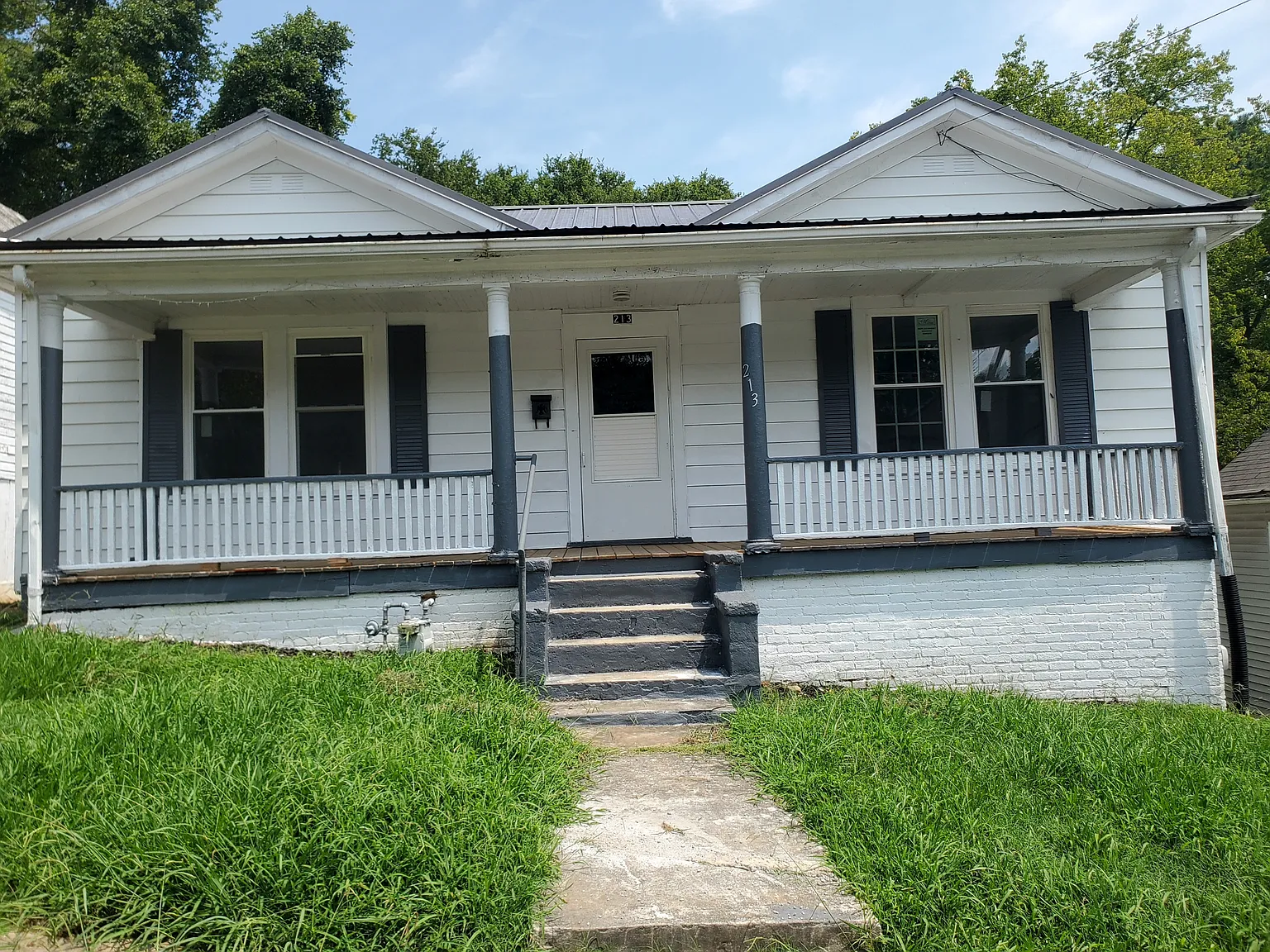 213 Campbell Street - 1 — Photo 1