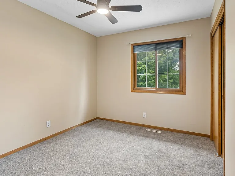 2402 King Dr — Photo 15