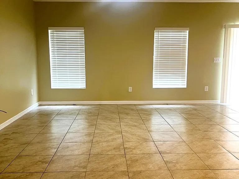 5234 Oakland Lake Cir — Photo 4