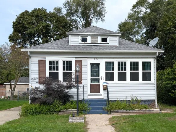 1284 Montgomery Ave, Muskegon, MI 49441