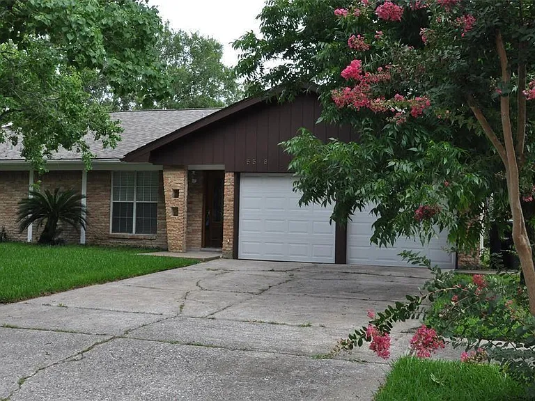 5519 Caversham Dr — Photo 1