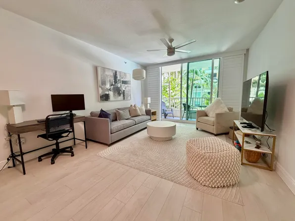625 Casa Loma Blvd, Boynton Beach, FL