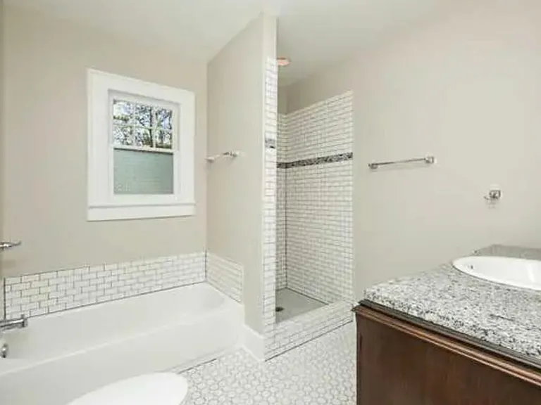 1619 W 53rd St — Photo 23