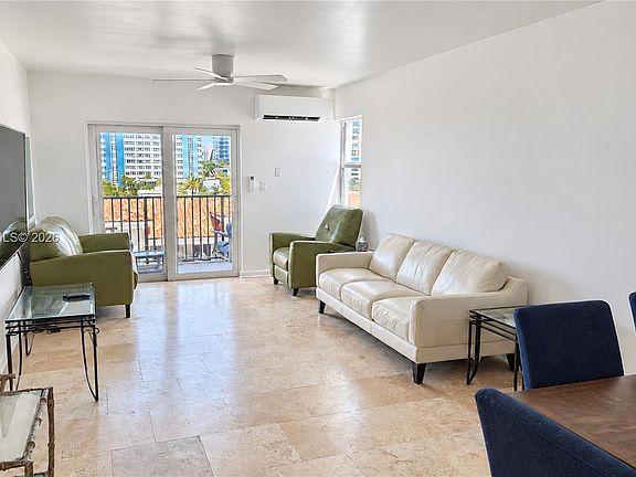 4th image of 3000 Rio Mar St #701