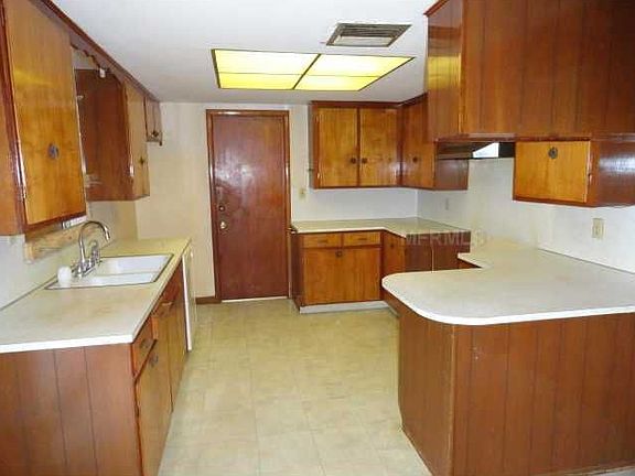 3rd image of 2801 Westfield Dr