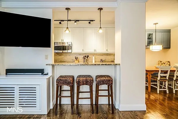 Rented by MNS | media 18