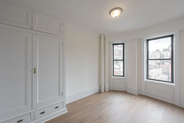 Rented by Thor Equities | media 6