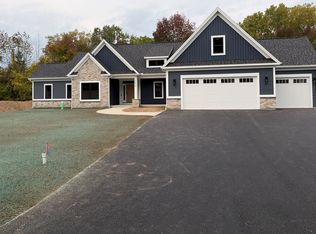 1204 Lake Point Dr, Webster, NY 14580