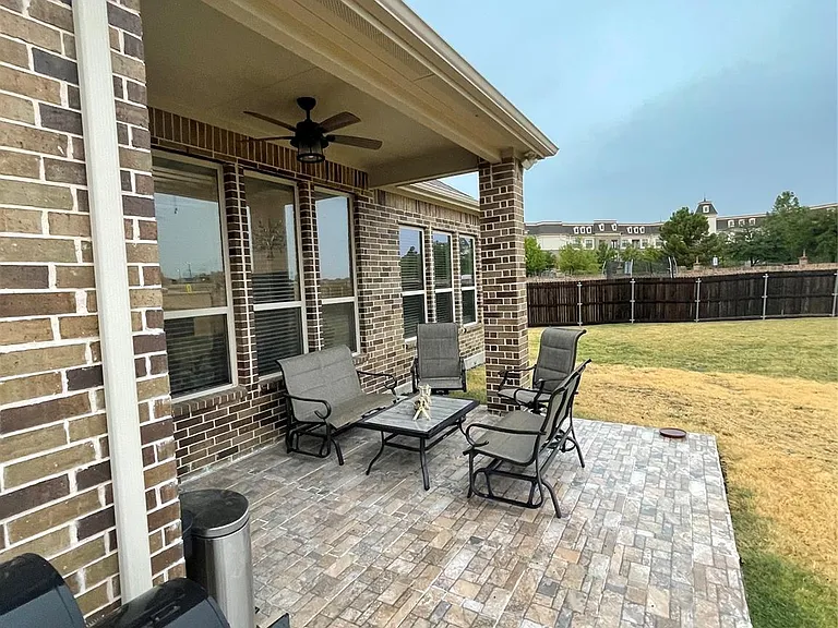 329 Prairie Ridge Ln — Photo 18