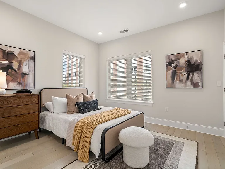 The Brook Luxury Apartments of Cambridge — Photo 13