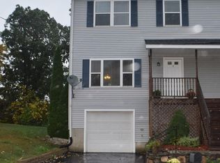 8 Arrowsic St, Worcester, MA 01606