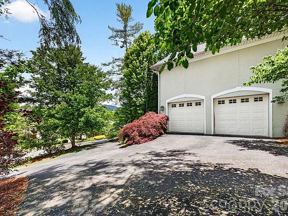 5th image of 94 Oak Hollow Dr